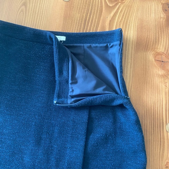 Loft asymmetric Skirt - Picture 3 of 4